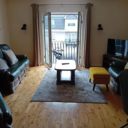 Floor Townhouse Apartment *